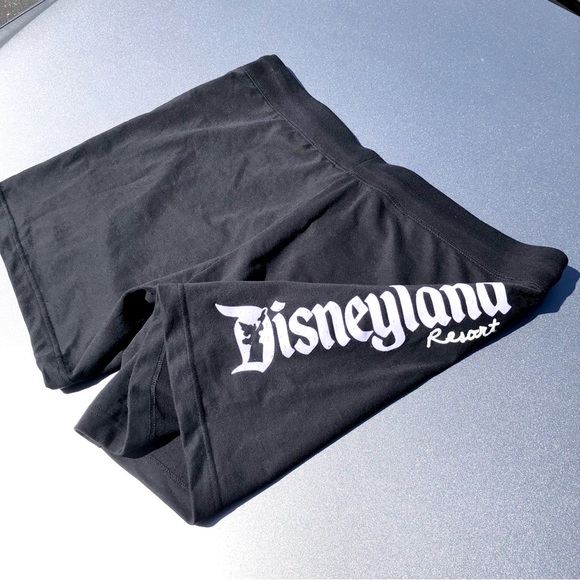 Disneyland Shorts Size Extra Large Black And White - Picture 14 of 15